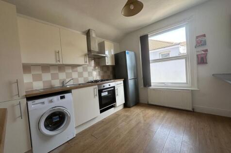 Ashburnham Court, Ashburnham Road, Bedford photo 3
