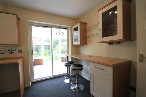 Barker Close, Castlefields,  Stafford,  Staffordshire photo 5