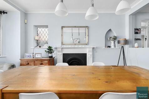 26 Norman Cresent BN43 (6).jpg