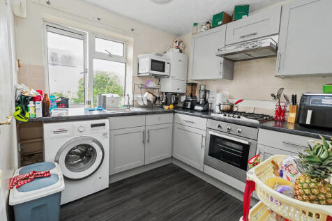 Winchfield Close, Southampton photo 4