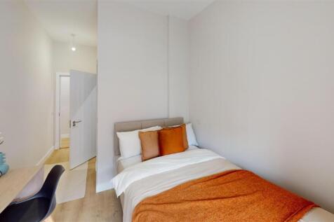 40a-Sadler-Gate-Bedroom 3.jpg