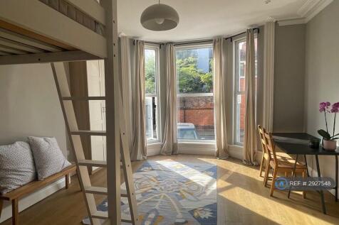 Flat 3 £950/Month 