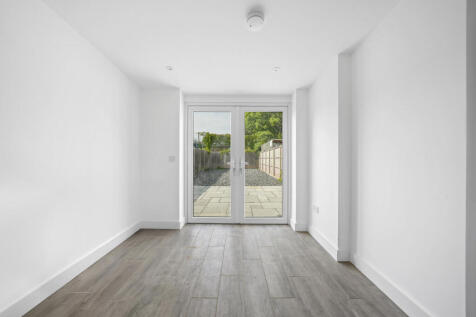 Trinity Road, Bounds Green, London photo 3