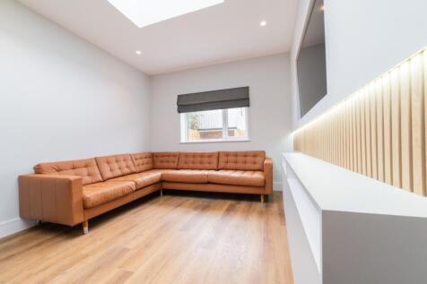 7-bed terraced on Rhymney Street, Cathays, £4,305/mo