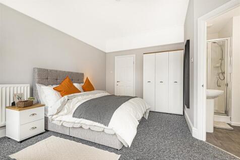 room 3 153 ruskin.jpg