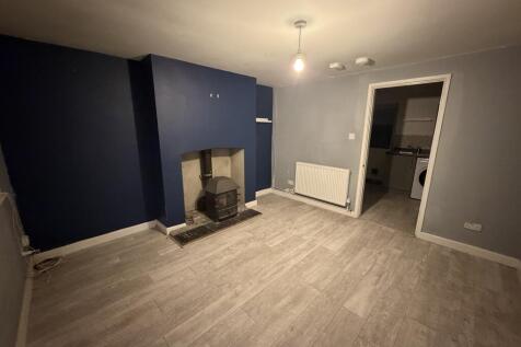 2-bed house on CREWKERNE, £875/mo