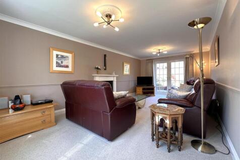 Generous Living Room 869