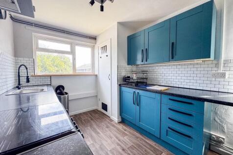 French Close, Nailsea, North Somerset, BS48 photo 4