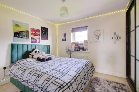 36 SCOTSMAN AVENUE-16