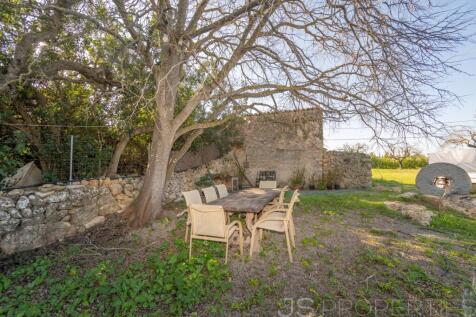 Land with license to build