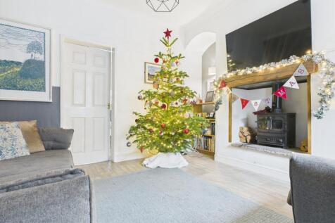 CAM03729G0-PR0196-STILL013