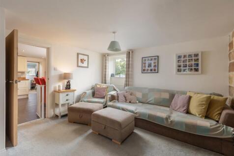 Brook Lane 31 Sitting Room-3.jpg