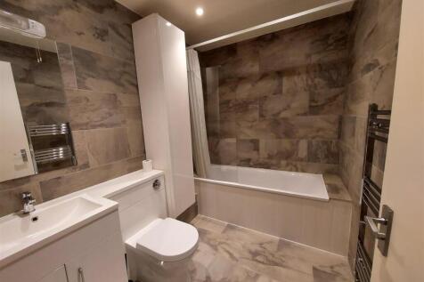 25-11-2020 - Bathroom 2.jpg