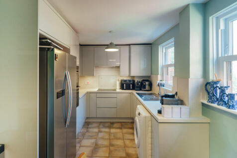 Kitchen/ Dining Room