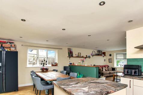 Kitchen Area - b.JPG_N6.jpg