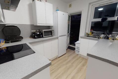 4 Bedroom House in L15 3HP
