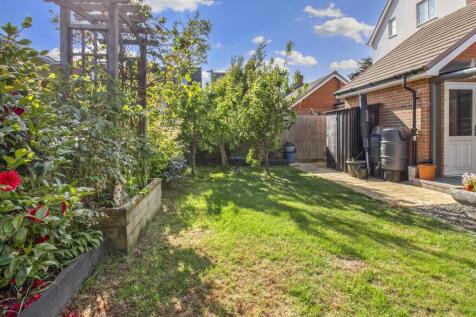 47 Acacia Crescent rear-005.JPG