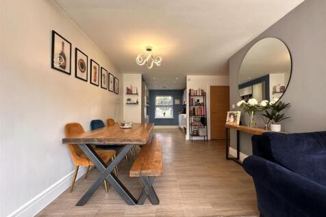 Open-Plan Dining Kitchen 426