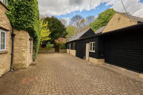 Driveway &amp; Outbuilding