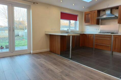 Cricklade Road, Swindon, Wiltshire photo 3