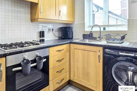 Eden Close, Hilton, Derby photo 4
