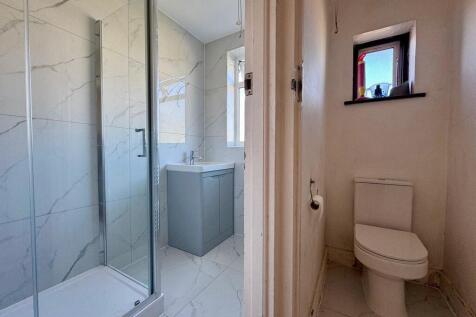 12 Elms Court  (2...