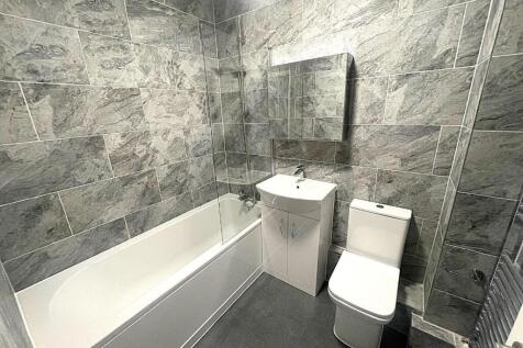 bathroom 2.jpg