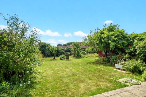 Knightscroft Avenue, Rustington, BN16 photo 4