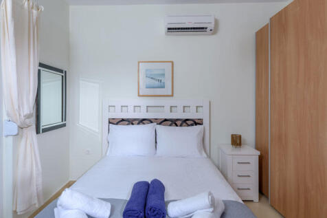 Semi-det. villas 1&amp;2