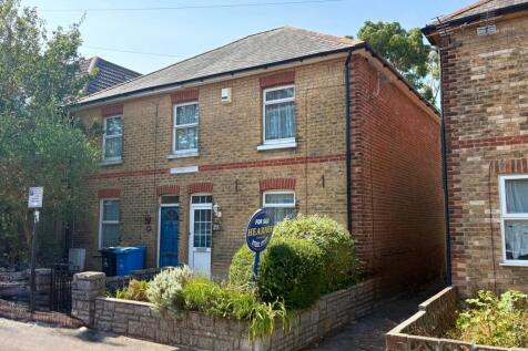 Poole, BH12 - property photo