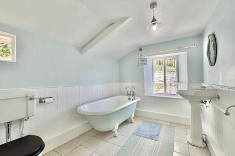 First Floor Bathroom