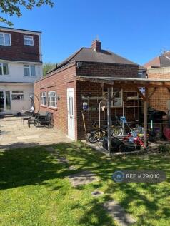 Fairdale Gardens, Hayes, UB3 photo 3