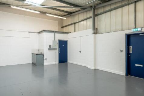 Light Industrial to rent Image 4