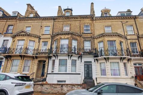Flat 5, 5 Kirkley Cliff, Lowestoft, Suffolk, NR33 0BY