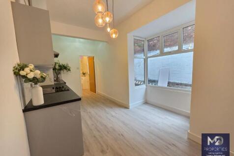 Two bedroom downstairs flat