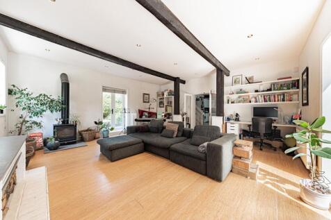 Living Room (1)