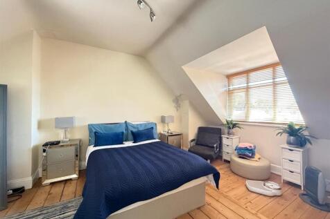 Master Bed - 19a