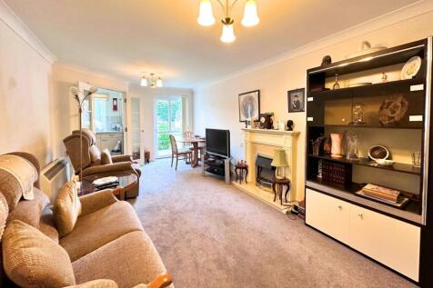 Highview Court, Wortley Road, Highcliffe, Dorset. BH23 5GJ photo 3