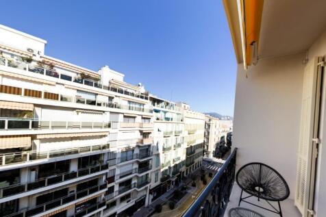 1.Balcony front