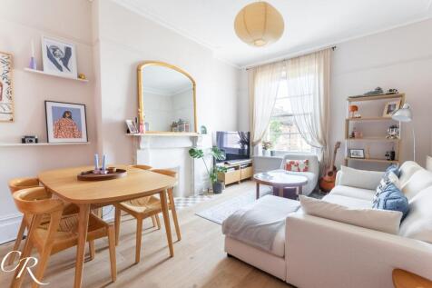 Sitting/Dining Room
