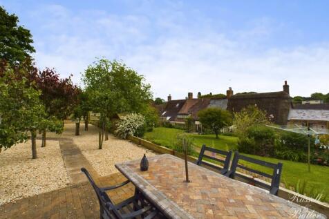 CAM02127G0-PR0167-STILL023