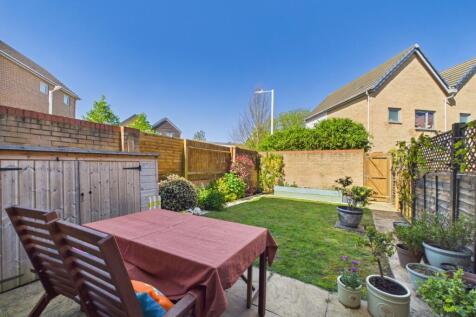  Presented by Nicoleta at EweMove Bexleyheath and 
