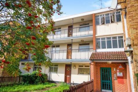 Spacious 3 Bedroom Flat for Sale ¿ Canning Town