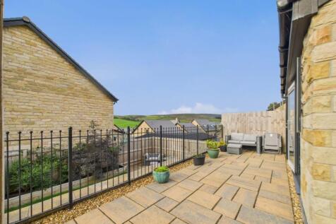 CAM02093G0-PR0051-STILL025