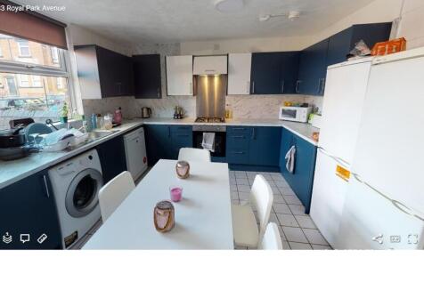5-bed house on Royal Park Avenue, Hyde Park, Leeds LS6 1EZ, £2,675/mo