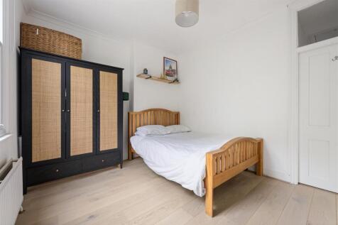 Beacontree Road, E11