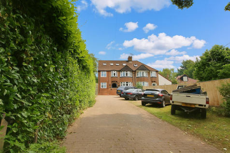 246 Dunstable Road Front.png