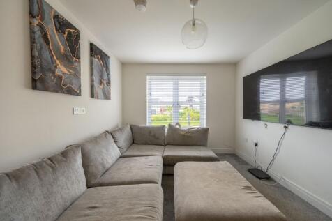 Lounge / Second reception room