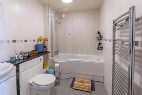 Family Bathroom.jpg