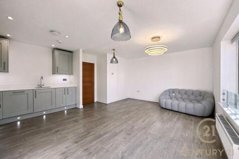 Bridge Street Walton-On-Thames KT12 photo 4